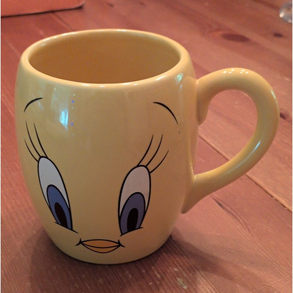 Warner Bros. Studio Store Tweety Looney Tunes Yellow Ceramic Mug 1999